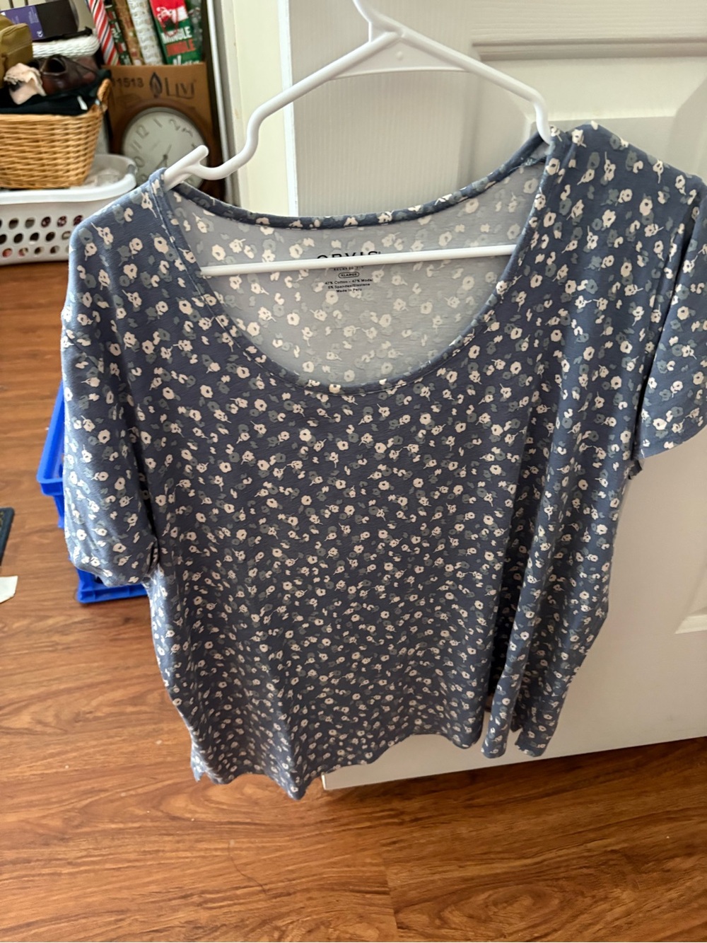Orvis Blue Floral Scoop Neck Short Sleeve Top